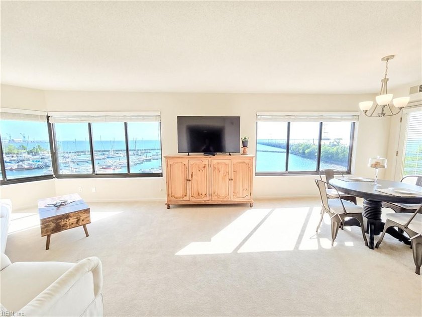 Experience waterfront luxury at Windward Towers. This stunning - Beach Townhome/Townhouse for sale in Newport News, Virginia on Beachhouse.com