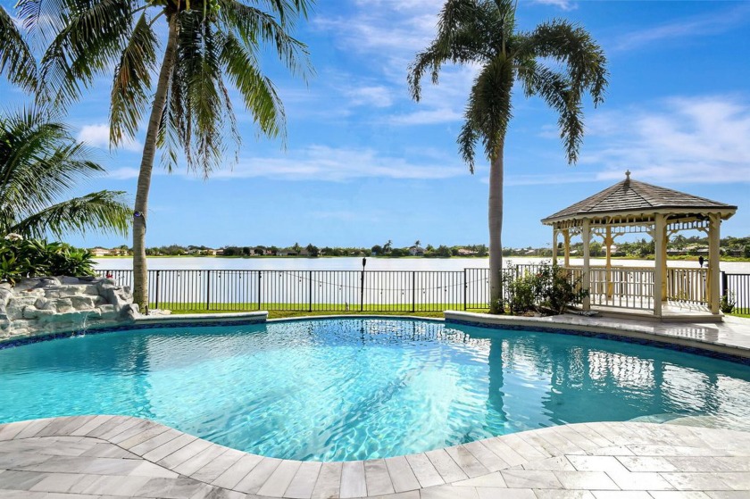 Fabulous renovated former model home (4/3/3)on an enormous lake - Beach Home for sale in Wellington, Florida on Beachhouse.com