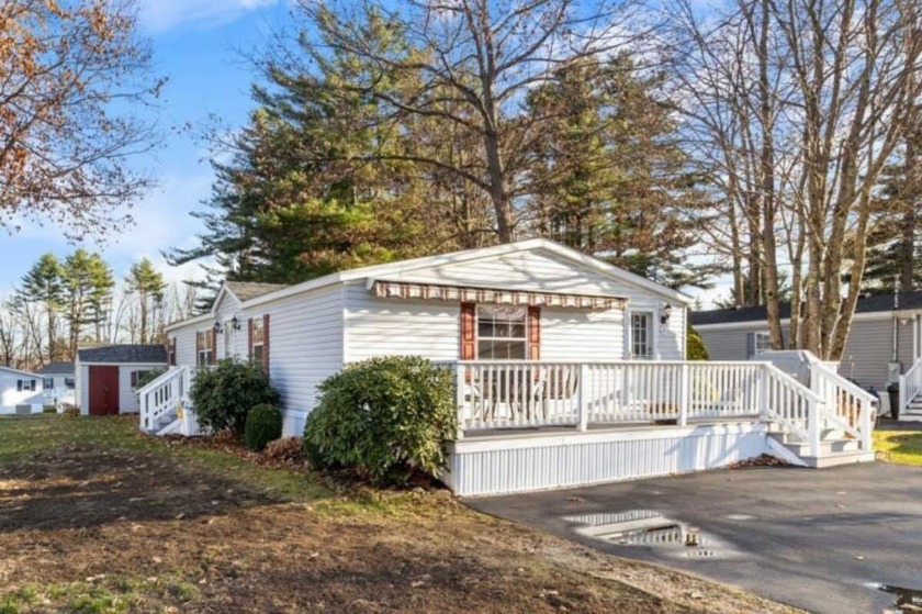 Welcome to this well-cared-for 2003 Fleetwood mobile home - Beach Home for sale in Wells, Maine on Beachhouse.com