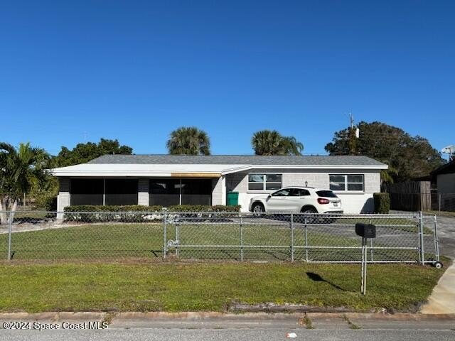 Location..Location!! This cute little home located in central - Beach Home for sale in Melbourne, Florida on Beachhouse.com