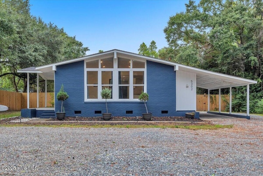 ****UPDATE, BACK PROPERTY HAS BEEN PARTIALLY CLEARED, see photos - Beach Home for sale in Wilmington, North Carolina on Beachhouse.com