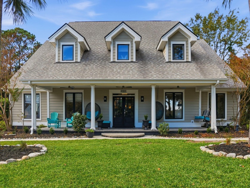 This stunning 5 Bd, 3.5+ bath property w/heated pool in - Beach Home for sale in Charleston, South Carolina on Beachhouse.com