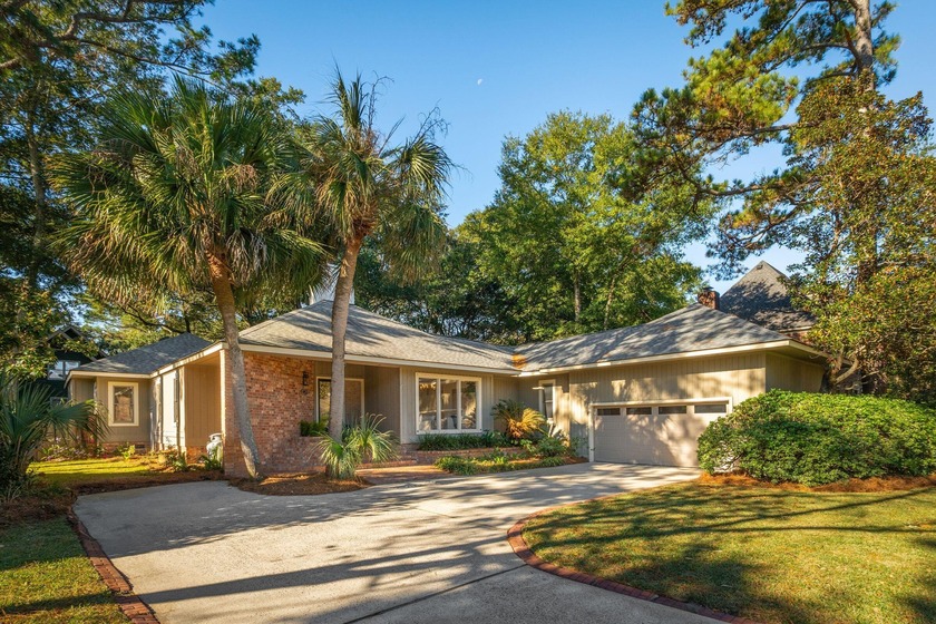 This two-bedroom, two-and-a-half-bath home is located in the - Beach Home for sale in Mount Pleasant, South Carolina on Beachhouse.com