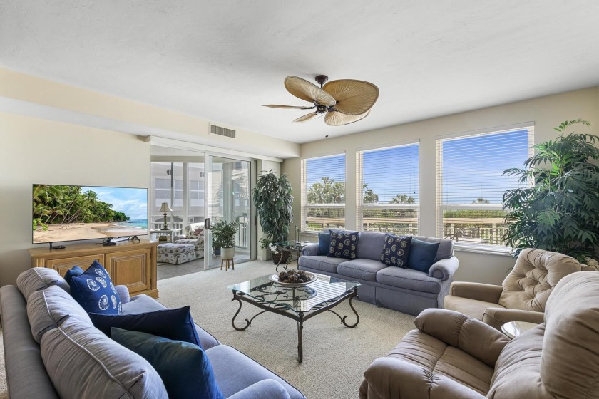 Experience coastal living at its finest! Prepare to be enchanted - Beach Condo for sale in Marco Island, Florida on Beachhouse.com