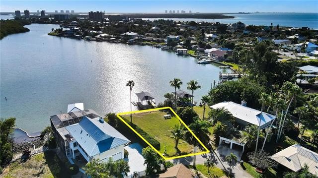 PANORAMIC WATEFRONT VIEWS -Dream location for Boaters desiring - Beach Lot for sale in Fort Myers Beach, Florida on Beachhouse.com