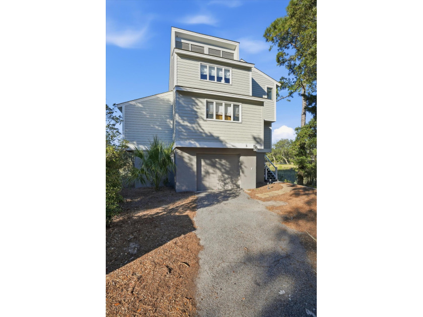 Welcome to 3 Marsh Island Lane, a beautifully maintained 1/13th - Beach Home for sale in Isle of Palms, South Carolina on Beachhouse.com