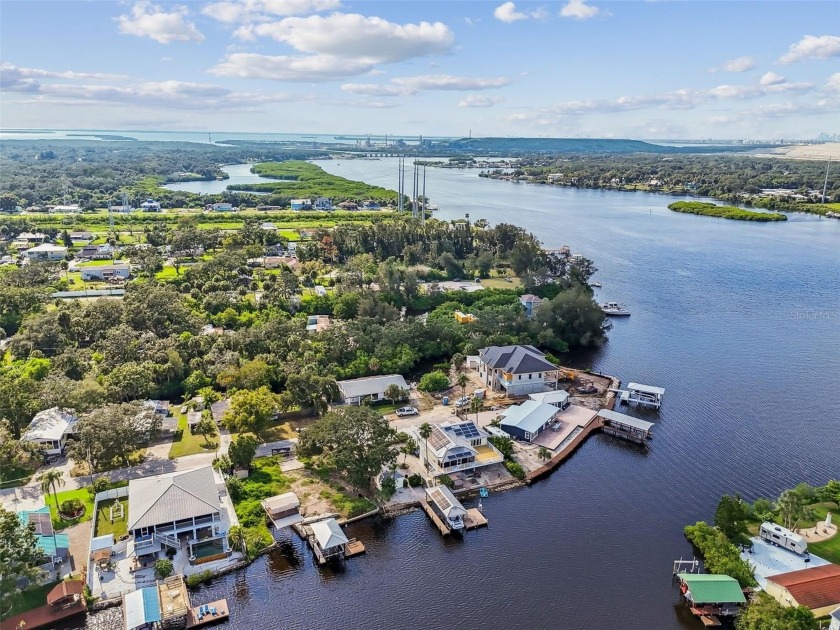 Florida Living at Its Best! This fully remodeled (2002) - Beach Home for sale in Gibsonton, Florida on Beachhouse.com