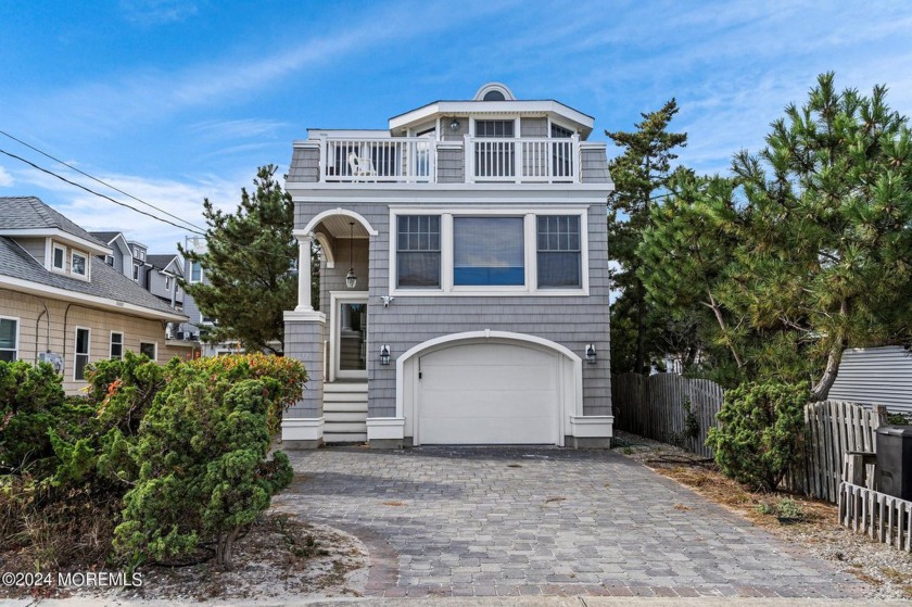 OCEANBLOCK! Phenomenal Ocean Views from this 2 off the beach - Beach Home for sale in Ship Bottom, New Jersey on Beachhouse.com