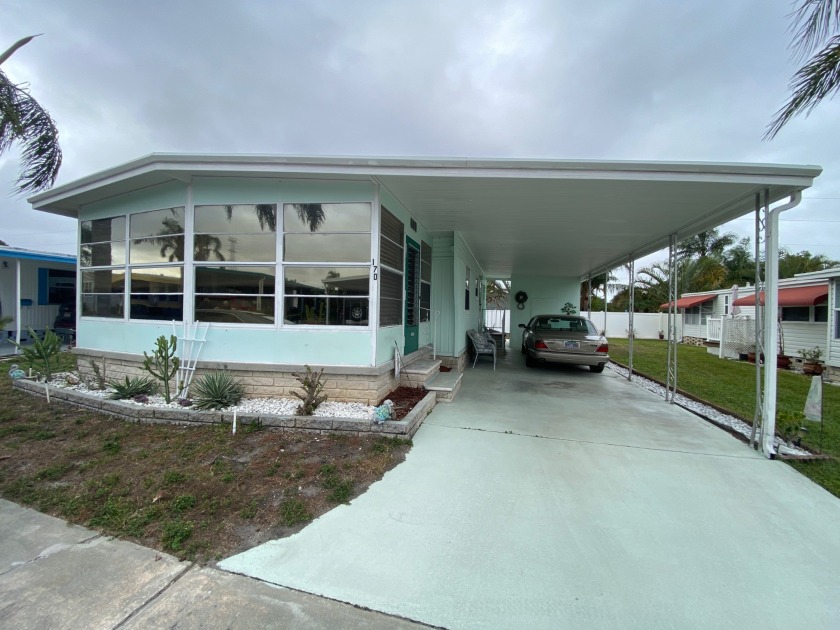 Let's make a deal!! Call to set an appointment to see this one! - Beach Home for sale in Clearwater, Florida on Beachhouse.com