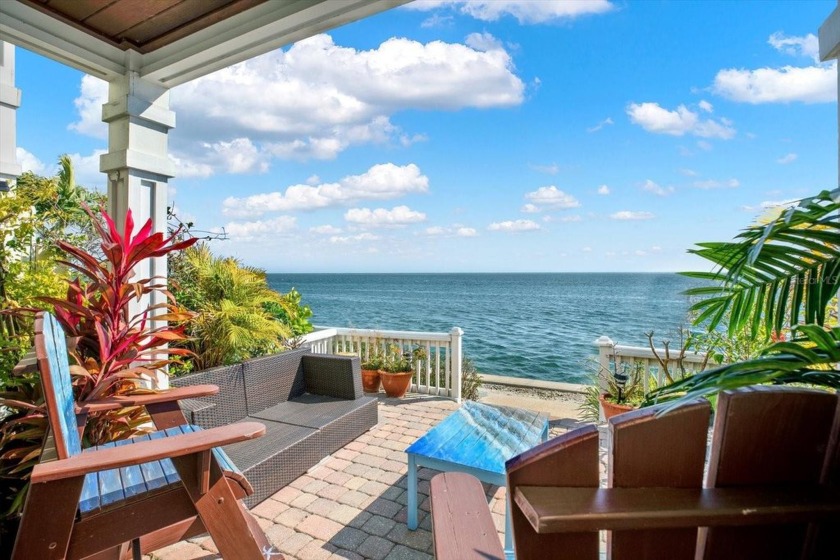 Looking for a charming townhouse with stunning waterfront views - Beach Townhome/Townhouse for sale in St. Petersburg, Florida on Beachhouse.com