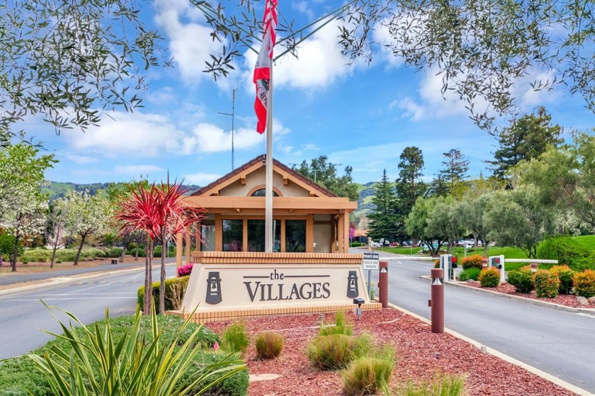 Welcoming and impeccably maintained, this upper-level residence - Beach Condo for sale in San Jose, California on Beachhouse.com