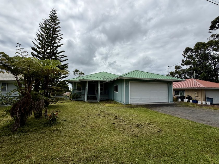 Welcome to this charming 3-bedroom, 2-bath home in desirable - Beach Home for sale in Hilo, Hawaii on Beachhouse.com