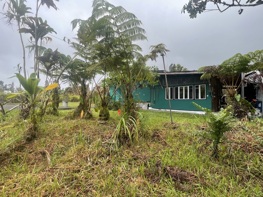 A turn key homestead on a full acre nestled in the back of Eden - Beach Home for sale in Mountain View, Hawaii on Beachhouse.com