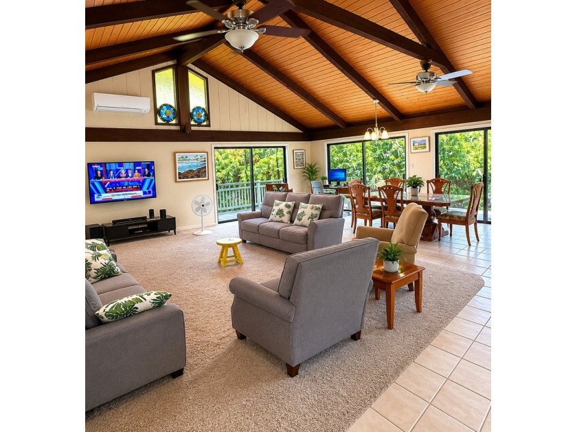 Spacious Kuakini Heights Home with Rental Potential Property - Beach Home for sale in Kailua Kona, Hawaii on Beachhouse.com