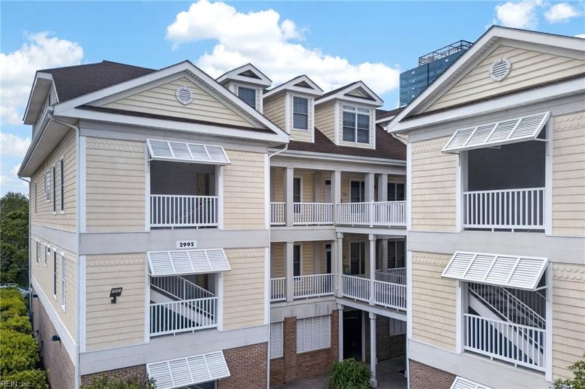 Luxury Shore Dr condo just one block from the Chesapeake Bay - Beach Condo for sale in Virginia Beach, Virginia on Beachhouse.com