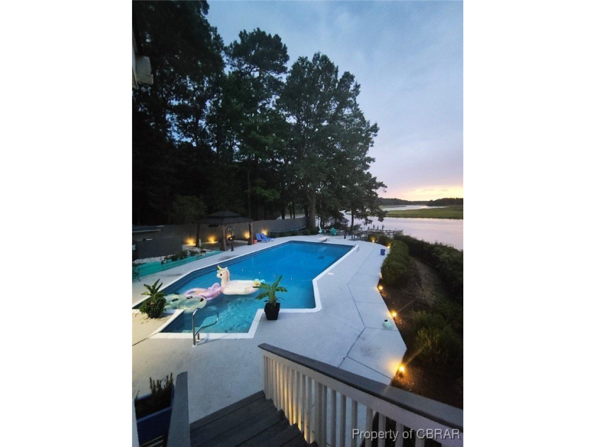 Outstanding waterfront rancher on Warwick River in Denbigh VA! - Beach Home for sale in Newport News, Virginia on Beachhouse.com