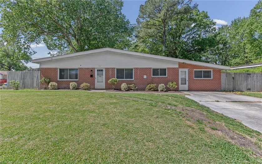 Charming, move in ready home in Virginia Beach offering 3 - Beach Home for sale in Virginia Beach, Virginia on Beachhouse.com