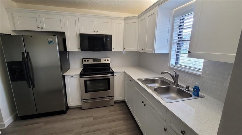 COME SEE IT NOW...WASHER AND DRYER IN UNIT..All ages, breath - Beach Condo for sale in Boca Raton, Florida on Beachhouse.com