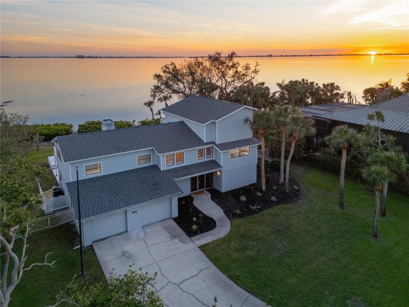 Welcome to 3804 Bayside Drive! Situated directly on Sarasota Bay - Beach Home for sale in Bradenton, Florida on Beachhouse.com