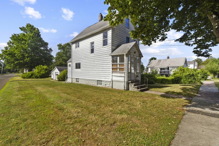 This property is on the market for the first time. It has been - Beach Home for sale in New Haven, Connecticut on Beachhouse.com