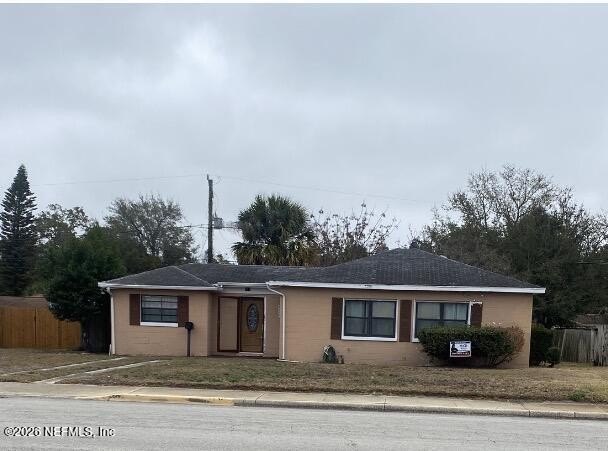 This is beautiful gem with great potential that's located in the - Beach Home for sale in Daytona Beach, Florida on Beachhouse.com