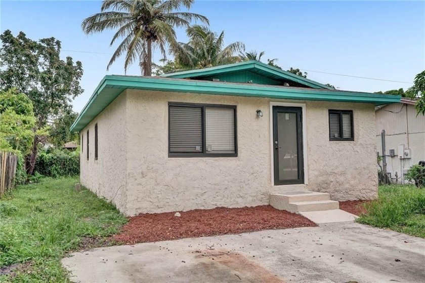 Welcome to this beautifully maintained single-family home - Beach Home for sale in Delray Beach, Florida on Beachhouse.com