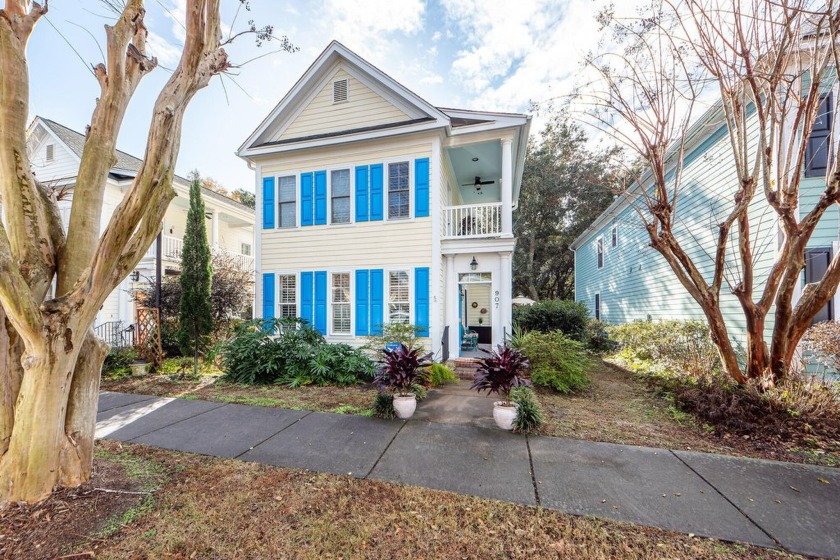 UPDATED TURN-KEY 4 BR, 3.5 BATH CHARLESTON SINGLE TUCKED INTO - Beach Home for sale in James Island, South Carolina on Beachhouse.com