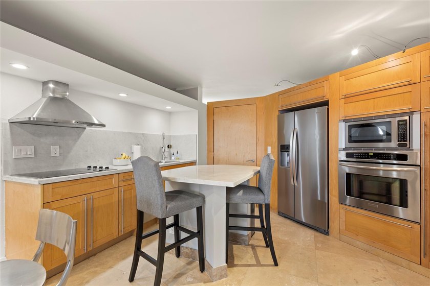 Move-In Ready. This extra-large, fully updated corner unit - Beach Condo for sale in Boca Raton, Florida on Beachhouse.com