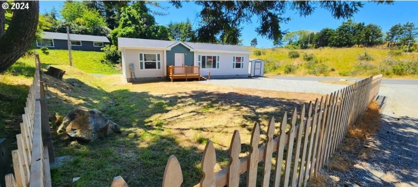 Coastal retreat from this new construction manufactued home - Beach Home for sale in Gold Beach, Oregon on Beachhouse.com