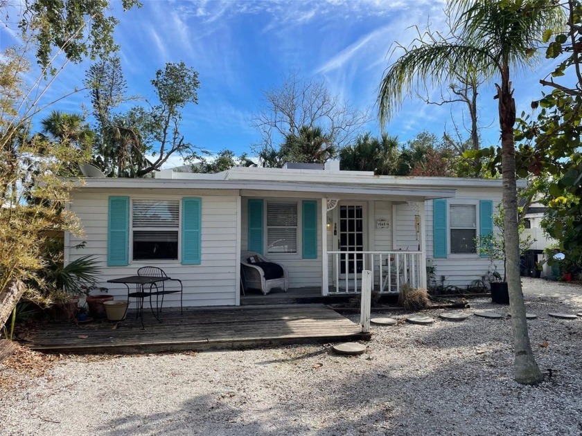 CUTE SIESTA VILLAGE COTTAGE. Great location so close to the - Beach Home for sale in Sarasota, Florida on Beachhouse.com