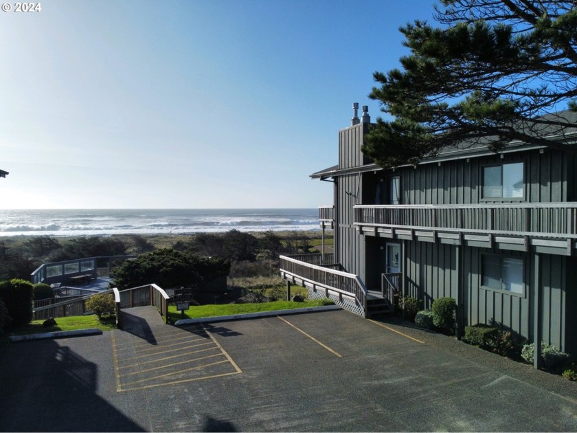 Your Oceanfront Paradise Awaits! Enjoy a fully furnished - Beach Condo for sale in Gold Beach, Oregon on Beachhouse.com