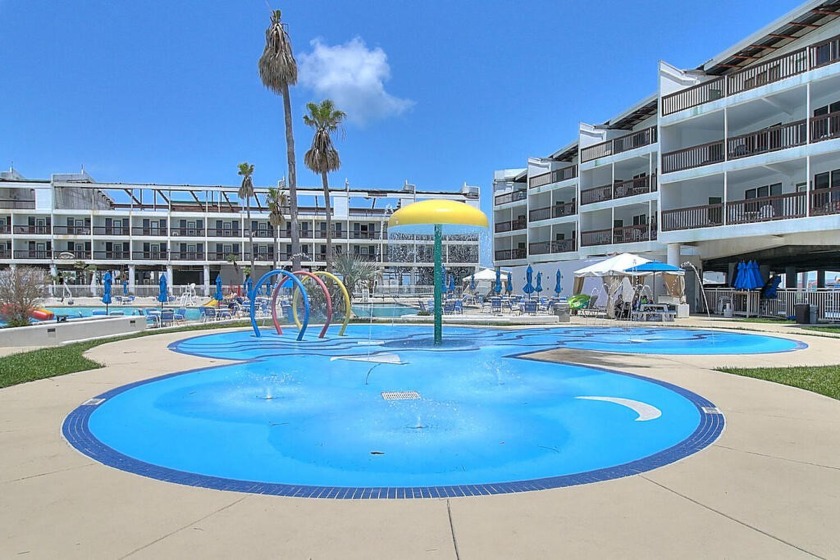 Enjoy the resort life in this beautiful and spacious 2 bed/2 - Beach Condo for sale in Port Aransas, Texas on Beachhouse.com