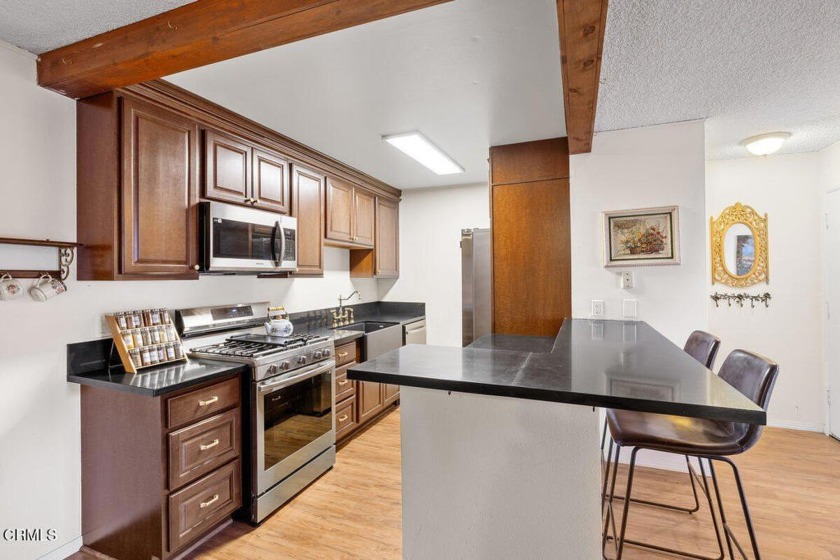 VA APPROVED COMPLEX!Welcome to your coastal haven. This - Beach Condo for sale in Port Hueneme, California on Beachhouse.com