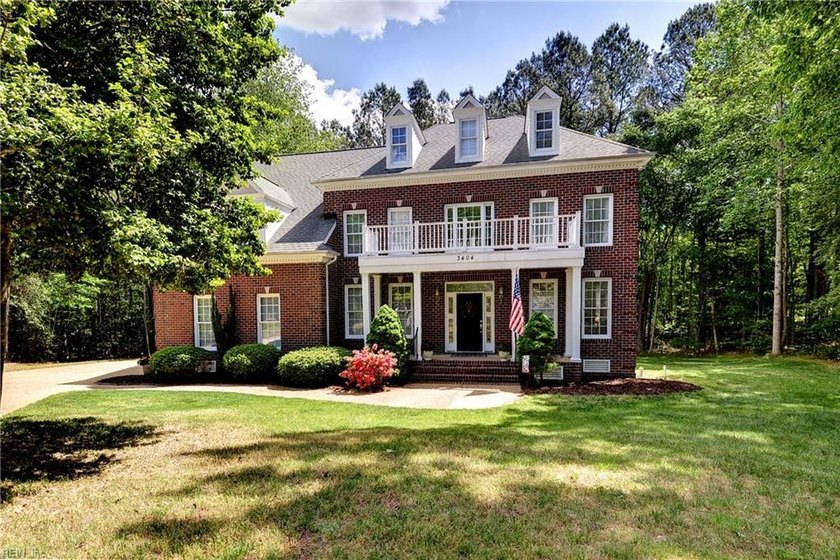Beautifully maintained 3,300 SF home on a quiet cul-de-sac with - Beach Home for sale in Williamsburg, Virginia on Beachhouse.com