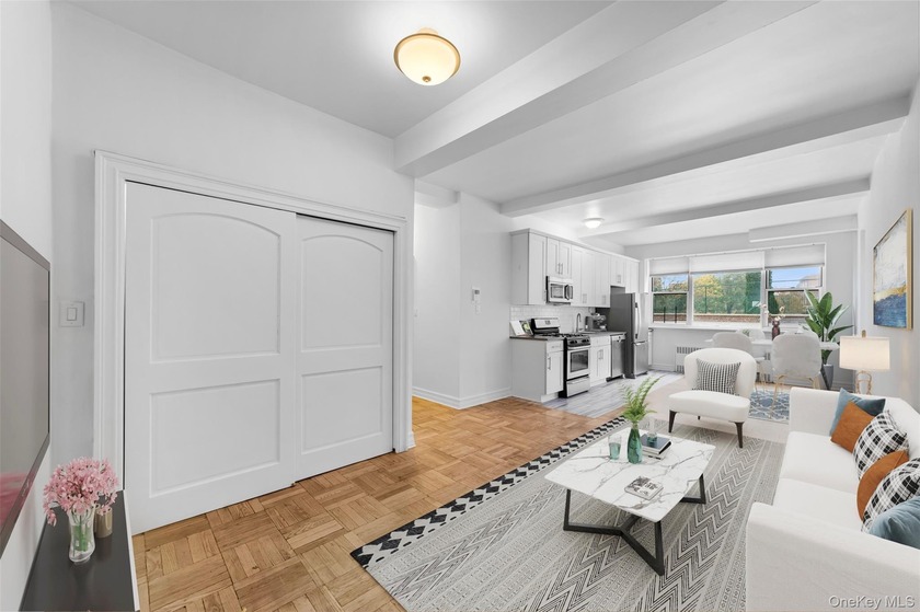 Fabulous 3 Bedroom, 2 Bath ground floor unit offering the - Beach Home for sale in Bronx, New York on Beachhouse.com