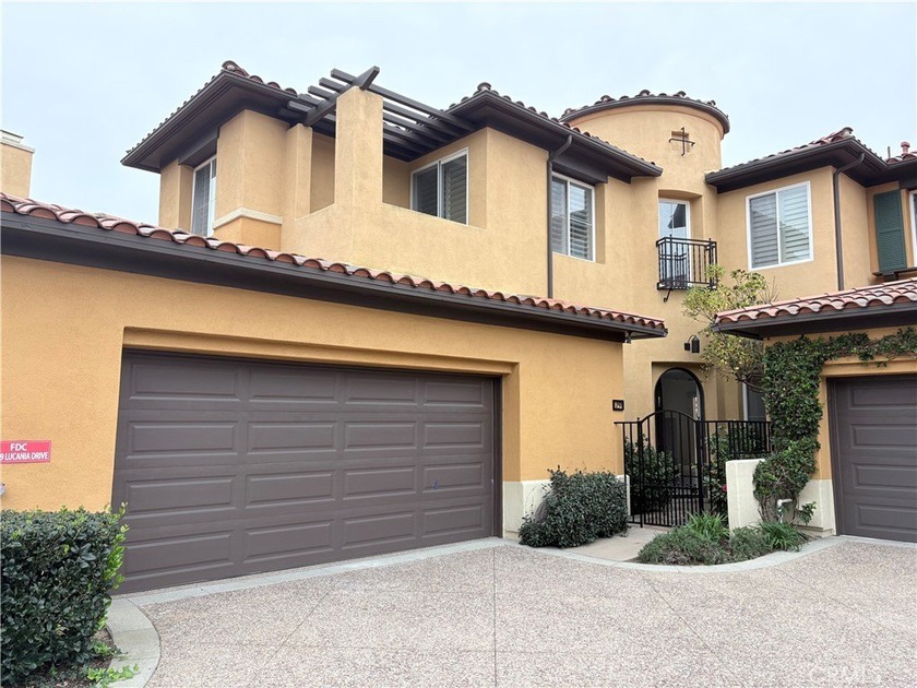 Lovely Altezza residence featuring 3 bedrooms and 3 baths with - Beach Townhome/Townhouse for sale in Newport Coast, California on Beachhouse.com