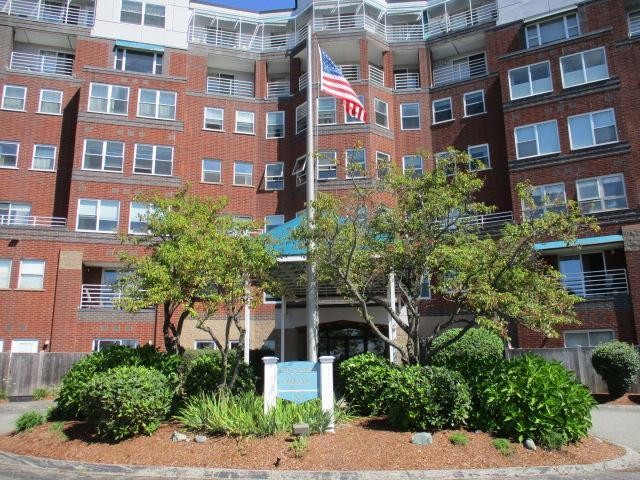 Fantastic 6th floor unit with panoramic ocean views. 2 bedroom - Beach Condo for sale in Hull, Massachusetts on Beachhouse.com