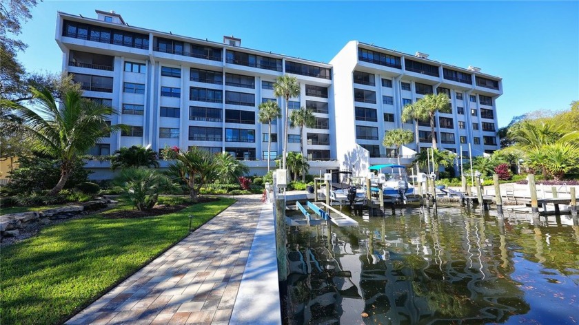 Seize the opportunity to own a stunning slice of paradise - Beach Condo for sale in Sarasota, Florida on Beachhouse.com