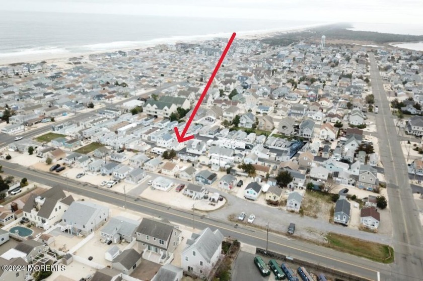 1 Bedroom with Full Loft Custom Cottage- MOVE IN ready located 1 - Beach Home for sale in Seaside Park, New Jersey on Beachhouse.com