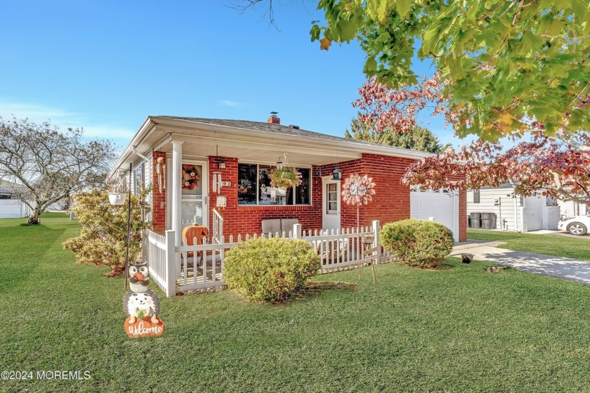 Welcome to this beautifully updated Lakeview model in Holiday - Beach Home for sale in Toms River, New Jersey on Beachhouse.com