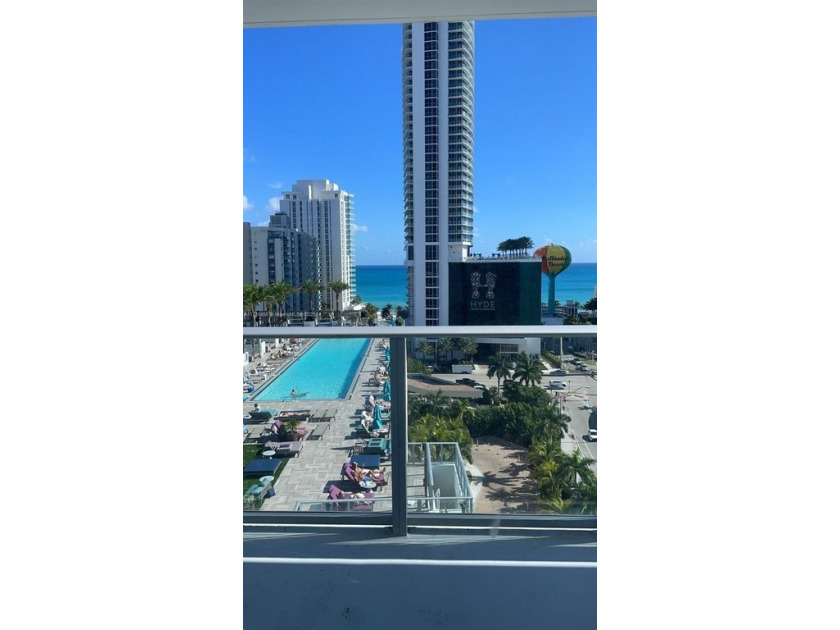 BEAUTIFUL 1 BEDROOM APARTMENT, 1 FULL BATHROOM AND 1 GUEST - Beach Condo for sale in Hollywood, Florida on Beachhouse.com