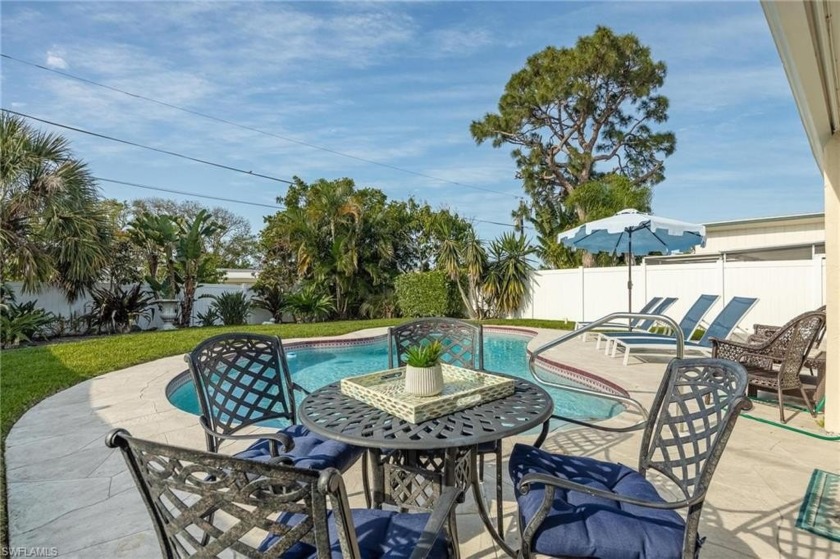 Great investment opportunity No rental restrictions. Enjoy all - Beach Home for sale in Naples, Florida on Beachhouse.com