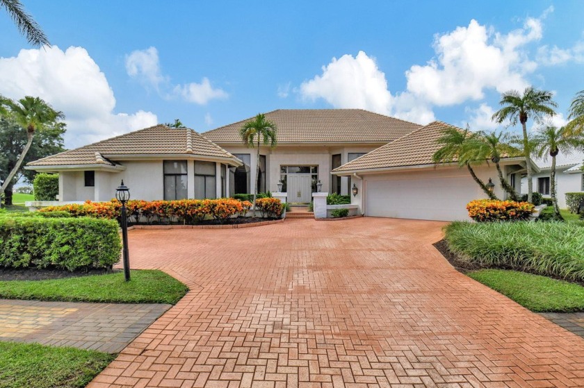 Lovely one-story, 3-bedroom + office home with lake and golf - Beach Home for sale in Boca Raton, Florida on Beachhouse.com