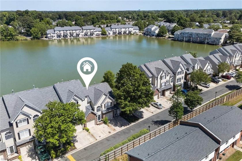 Welcome to 5404 Summer Crescent-where low-maintenance living - Beach Condo for sale in Virginia Beach, Virginia on Beachhouse.com