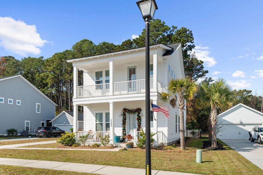 Welcome to this beautifully appointed 3-bedroom, 2.5-bath, 2,200 - Beach Home for sale in Johns Island, South Carolina on Beachhouse.com