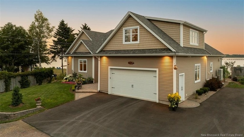WHEN ONLY THE BEST WILL DO! WELCOME TO 55 PORT ROYAL, SHEDIAC - Beach Home for sale in Shediac Bridge, NB on Beachhouse.com