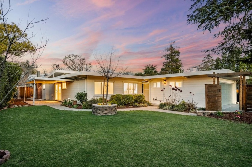 3b 3b plus 2b 1b function with 10k+/- sqft lot! Rare opportunity - Beach Home for sale in Palo Alto, California on Beachhouse.com