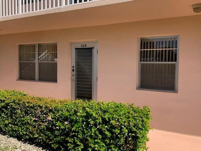 First floor 2 Bedroom, 1 1/2 bath. Needs TLC.  Newer AC. Full - Beach Condo for sale in West Palm Beach, Florida on Beachhouse.com