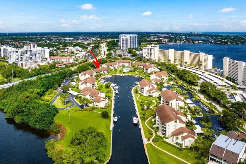 Welcome to this TOTALLY RENOVATED 3 bedroom, 3 bath  condo with - Beach Condo for sale in North Palm Beach, Florida on Beachhouse.com