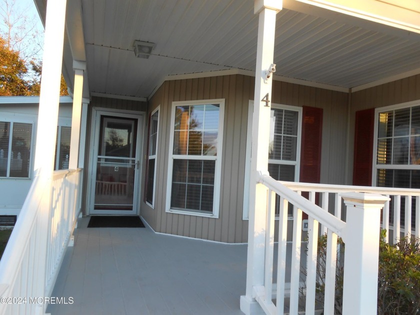 Welcome to this stunning, turn-key, 2 bedroom 2 full bath - Beach Home for sale in Manahawkin, New Jersey on Beachhouse.com